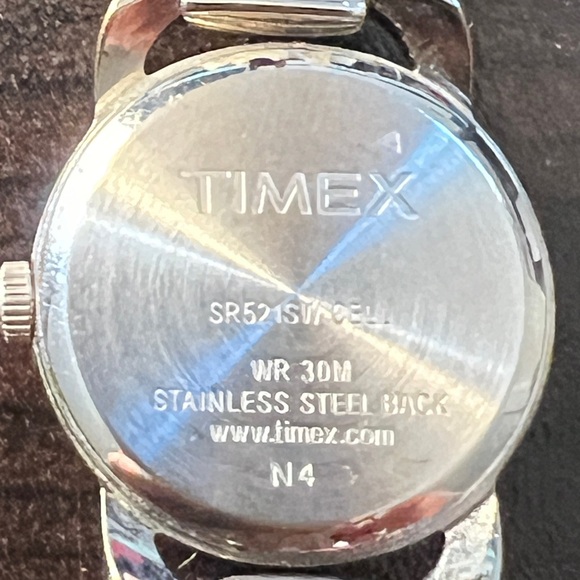 Ladies Timex jewelry watch - Picture 4 of 4